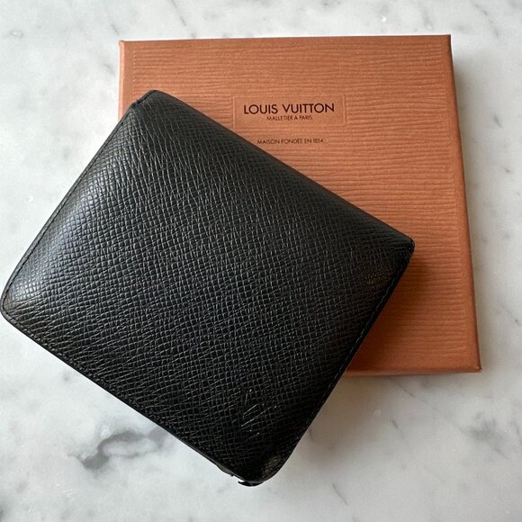 Luis Vuitton Taiga Leather Biofold Wallet with coin purse